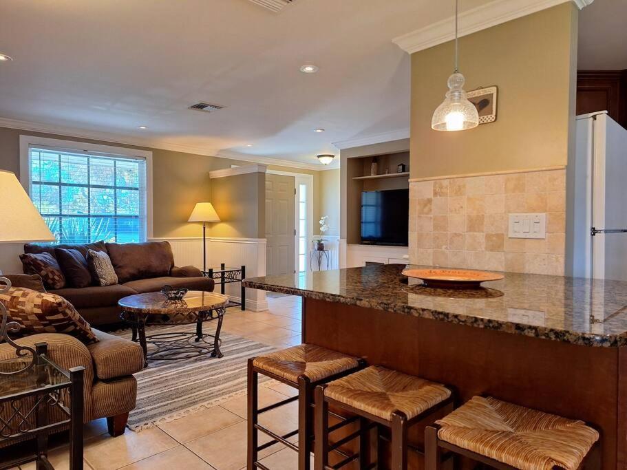 Vacation Home On Alligator Drive Woodmere Esterno foto