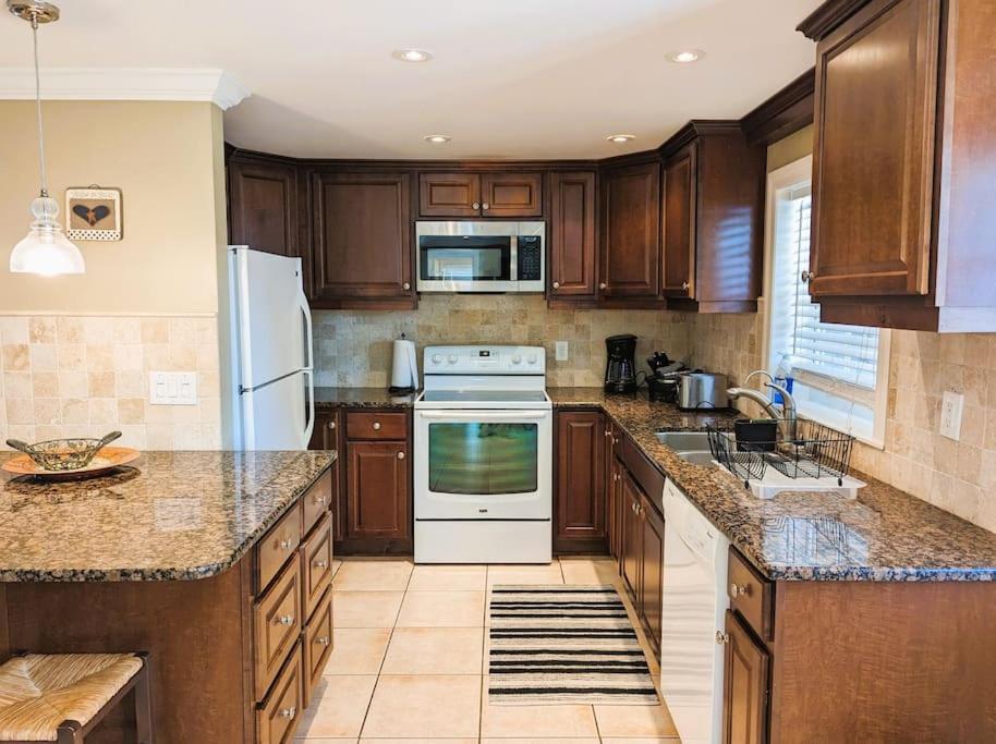 Vacation Home On Alligator Drive Woodmere Esterno foto